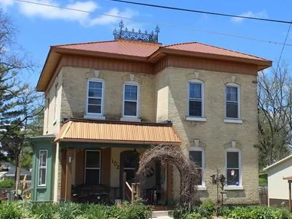 102 Front St N, Rochester, WI 53167