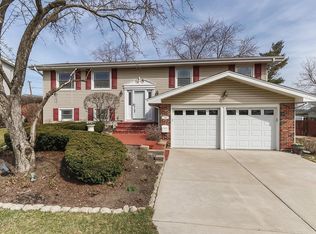 1225 Hassell Cir, Hoffman Estates, IL 60169
