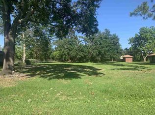 529 Suncrest Dr, Orange, TX 77630