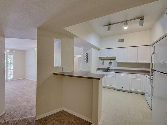 4th image of 504 S Armenia Ave Unit 1326