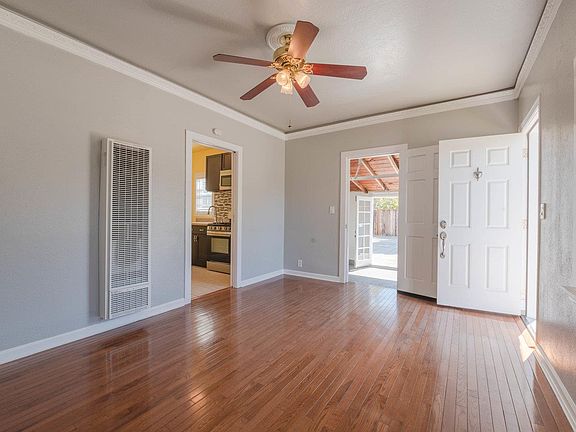 4th image of 271 Everett Ave