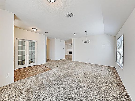 3rd image of 1075 Winding Creek Dr