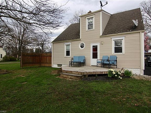 2nd image of 714 Willard Ave SE