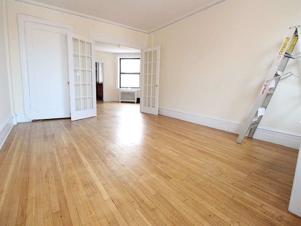 1st image of 124 W 72nd St #12D