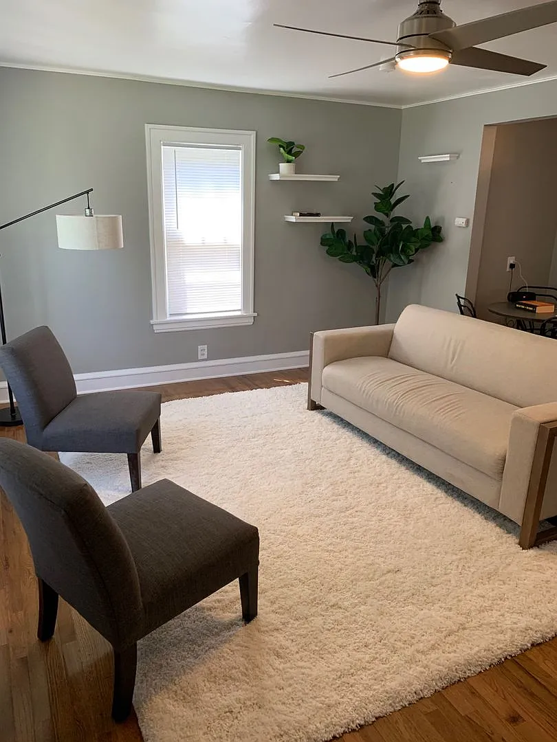 Completely Updated 2 Bedroom in South Minneapolis — Photo 3