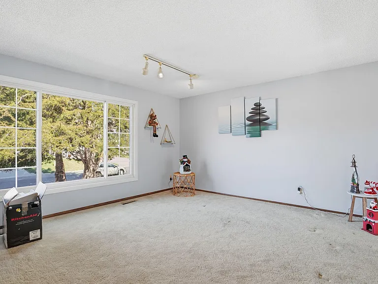 10427 Brown Farm Cir — Photo 14