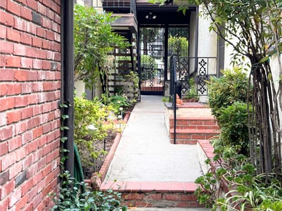 5th image of 1637 N Verdugo Rd