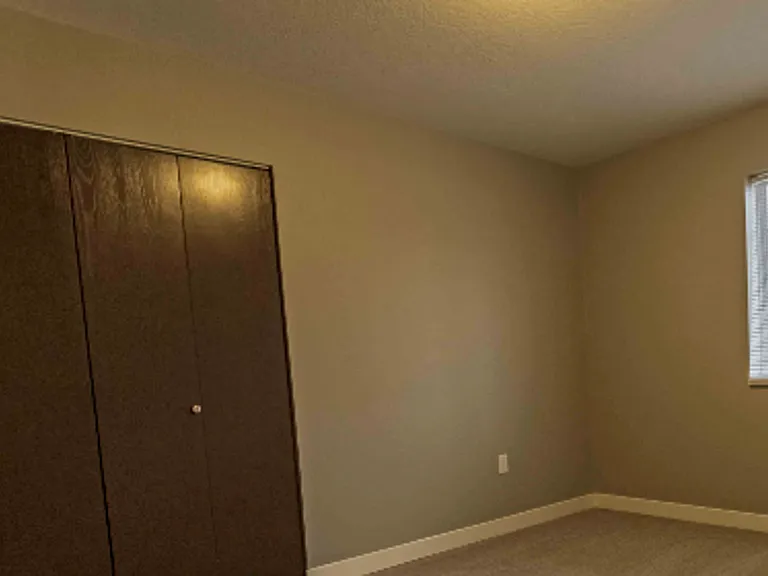 617 N Lewis Ave — Photo 15