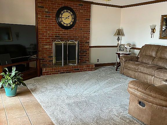 4th image of 1013 Cobblestone Cir