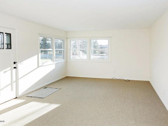 4th image of 3550 S 28th St APT East