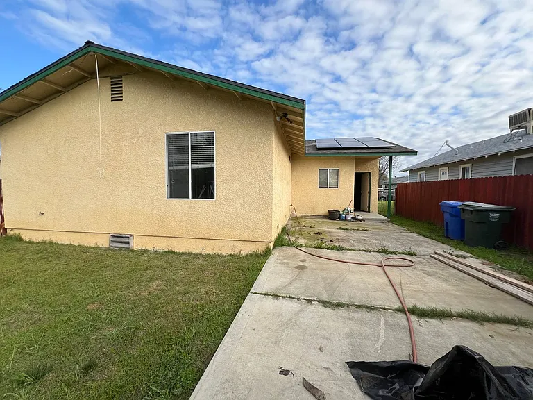 1417 Hall Ave — Photo 22