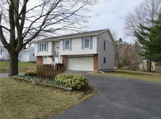 4526 Lincoln Dr, Gasport, NY 14067