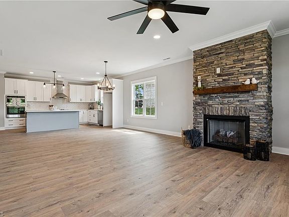5th image of 144 Reserve Dr