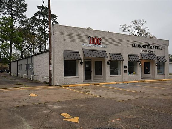 3rd image of 1931 Maplewood Dr