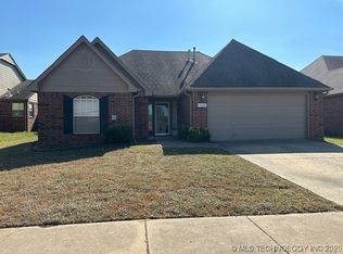 2206 W 120th Ct, Jenks, OK 74037