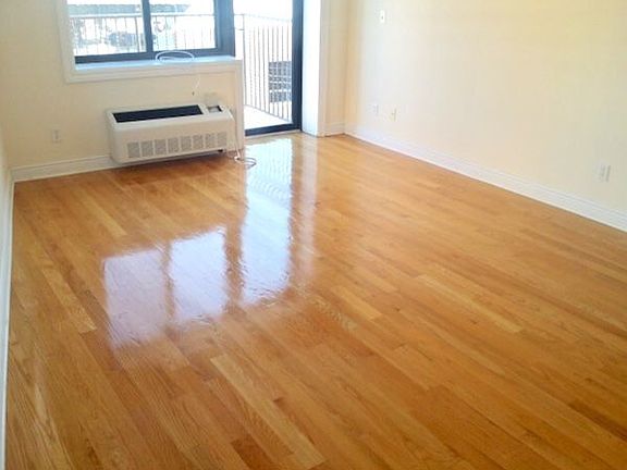 4th image of 2934 Newtown Ave APT 3C