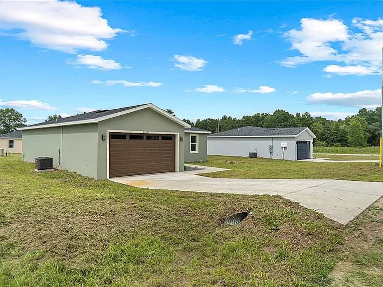 3 bed, 1251 sqft, $1,700 — Photo 3