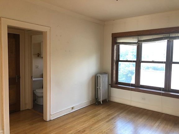 4th image of 3333 W Berteau Ave APT 3B