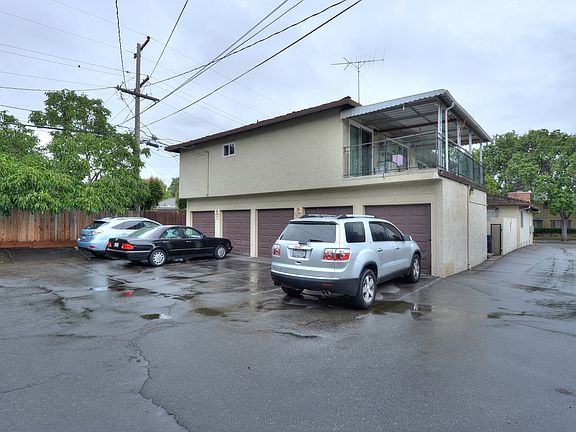 3rd image of 33 Lavonne Dr APT 3