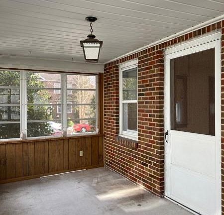 4th image of 915 Lincoln Ave