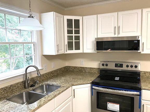 5th image of 505 E Park Ave
