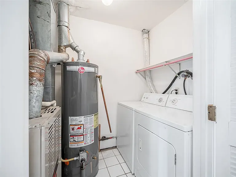 39 Hamilton Ave #C — Photo 15