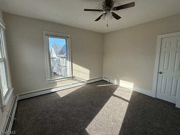 4th image of 27 Filmore St