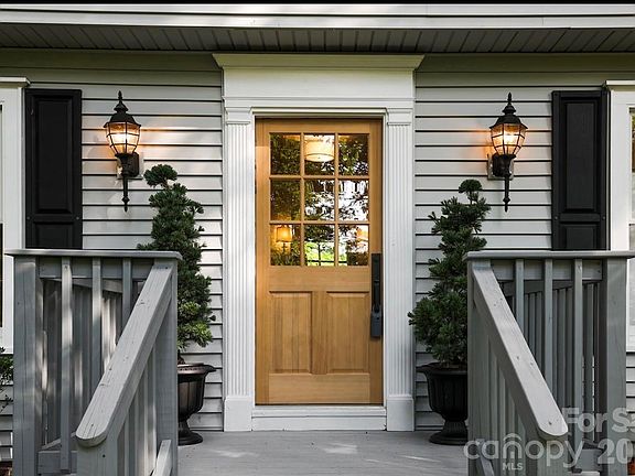 5th image of 212 Estate Dr