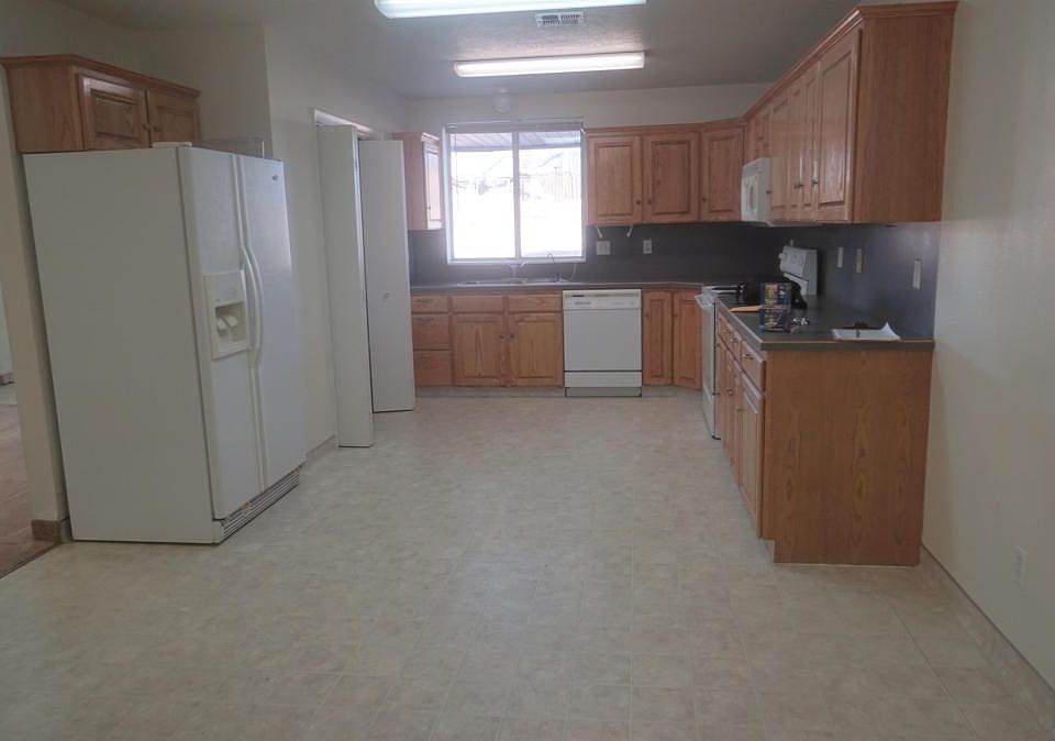 2nd image of 754 Chad Ranch Rd #R454