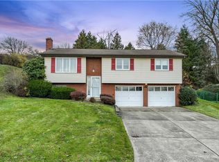 10457 Melrose Dr, North Huntingdon, PA 15642