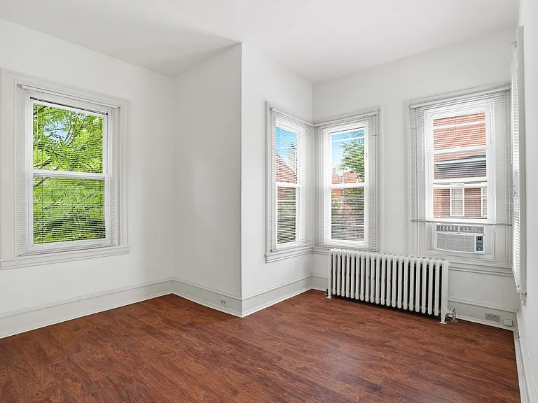 2441 Brown St #2F — Photo 15
