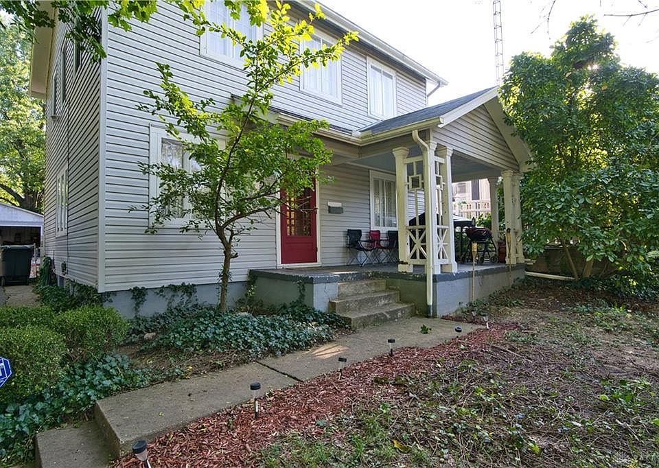 1st image of 28 W Hillcrest Ave