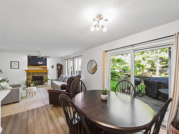 5th image of 330 NE Carefree Ln