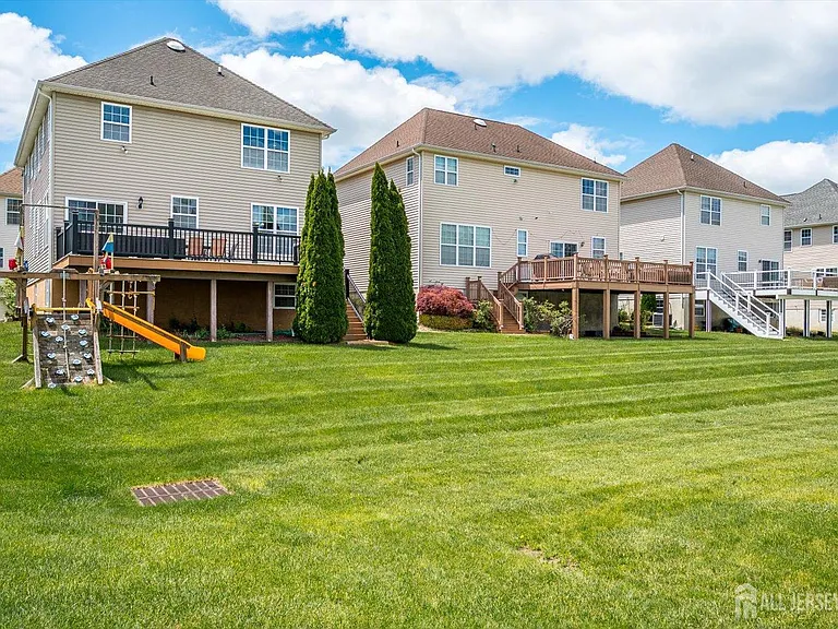 300 Morning Glory Dr — Photo 27