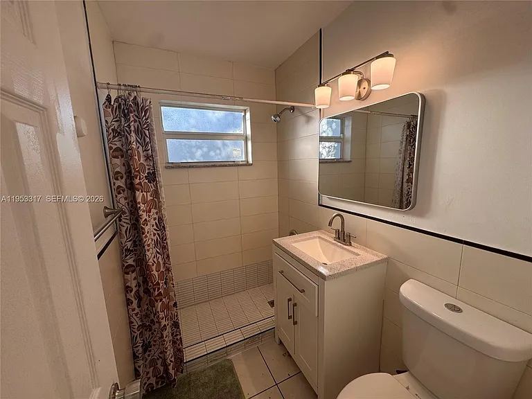 1595 NE 125th St #6 — Photo 15