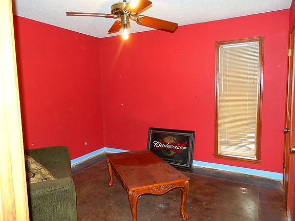 5th image of 414 N Dogwood Cv