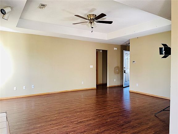 3rd image of 808 E Olrich St