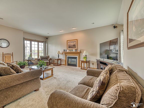 3rd image of 2886 E Country Ln