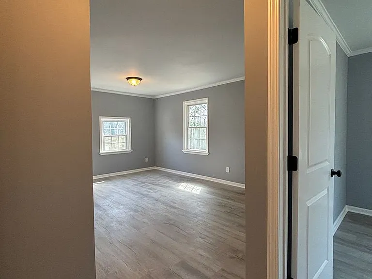186 Home St — Photo 10