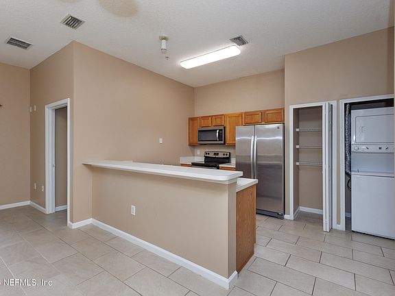 5th image of 6070 MAGGIES Circle #105
