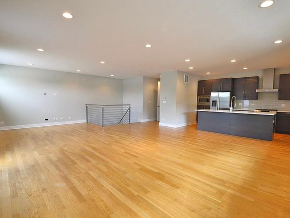2nd image of 1637 W Warren Blvd