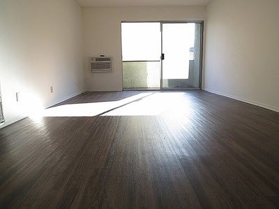 2nd image of 11018 Moorpark St APT 302