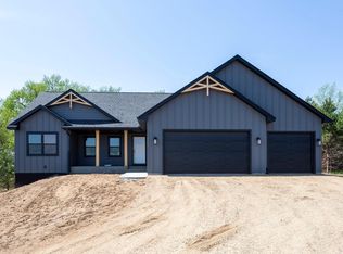 719 Mojo Trl, Hudson, WI 54016