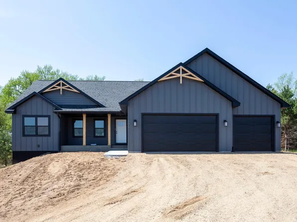 251 Saddle Ridge Ln, River Falls, WI 54022