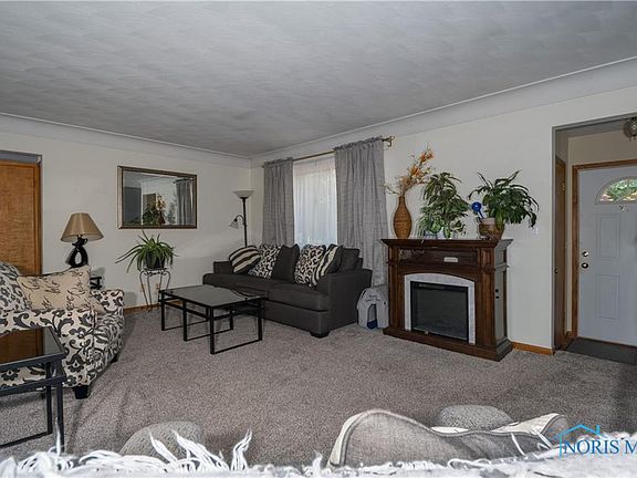3rd image of 2838 E Sullivan Dr
