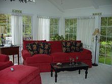 Huge sunroom w/ sliding glass doors