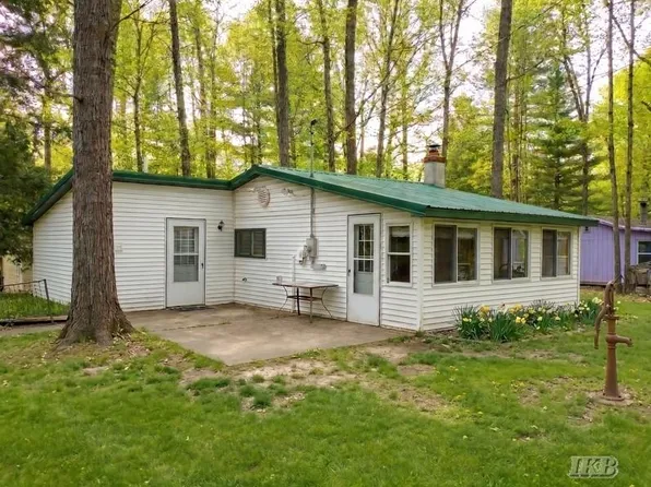 5177 Fishing Site Rd, Harrison, MI 48625