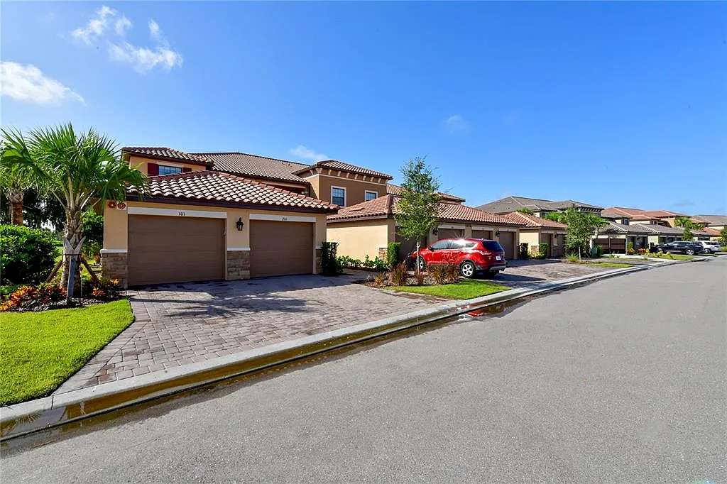2 bed, 2.0 bath, 1528 sqft, $2,775 — Photo 4