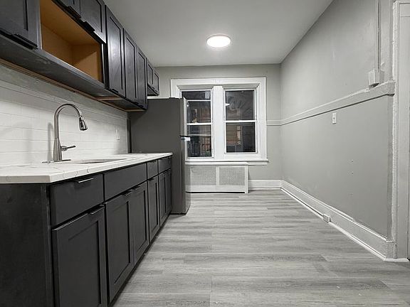 4th image of 410 Watchung Ave #418-10