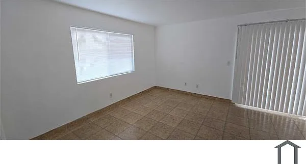 15395 Sheila St — Photo 15